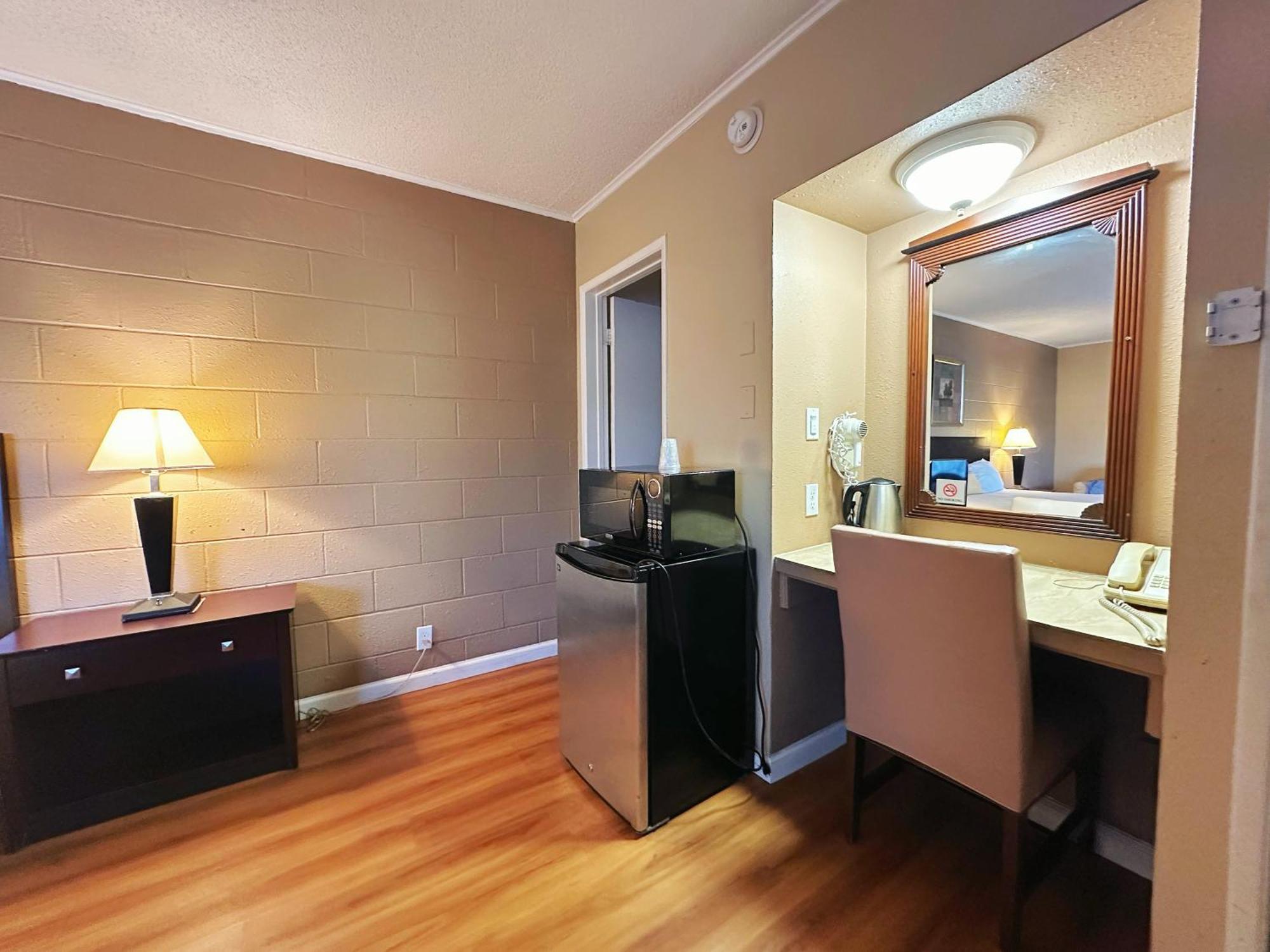 Royal Inn And Suites Hemet Zewnętrze zdjęcie