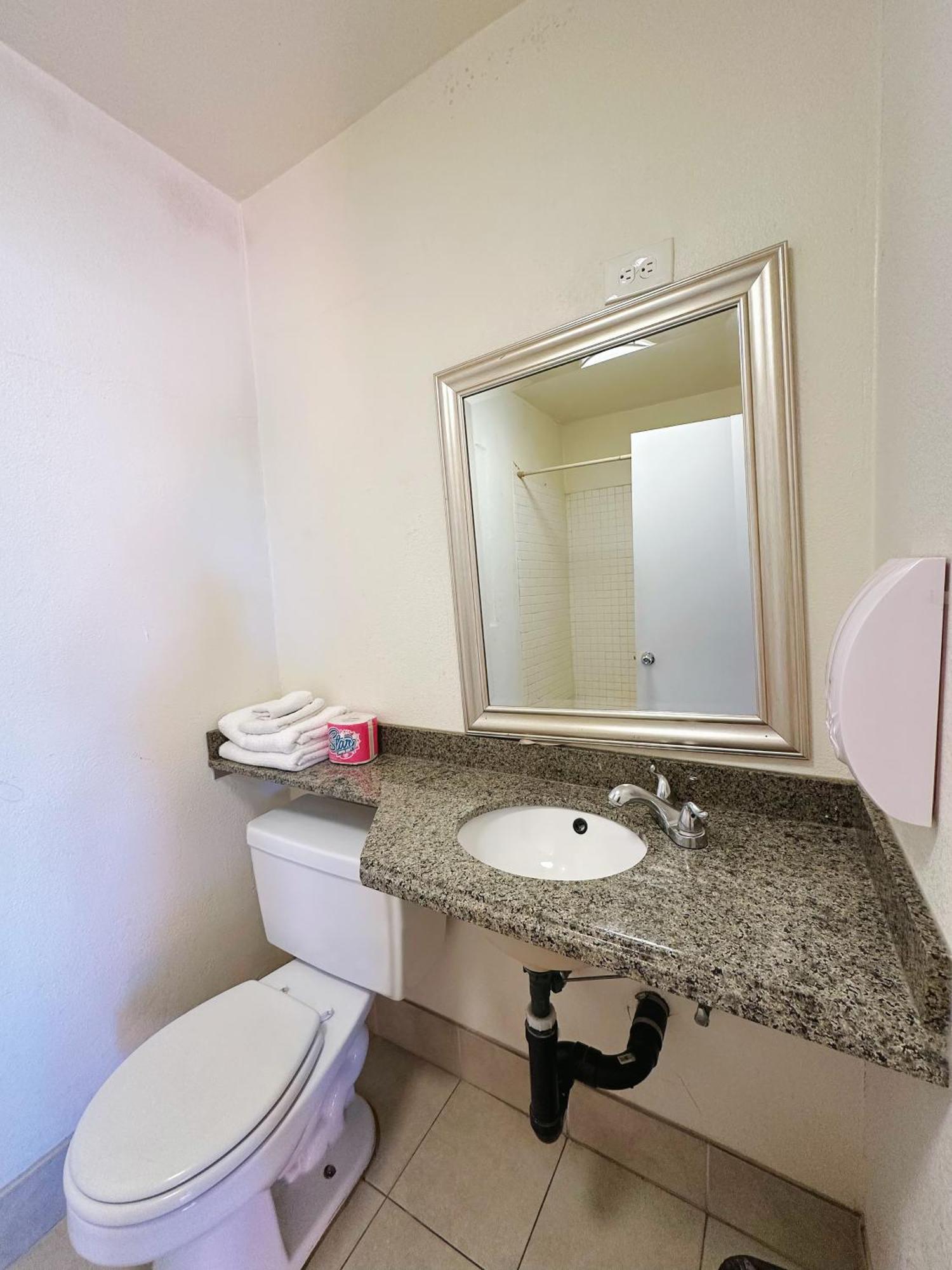 Royal Inn And Suites Hemet Zewnętrze zdjęcie