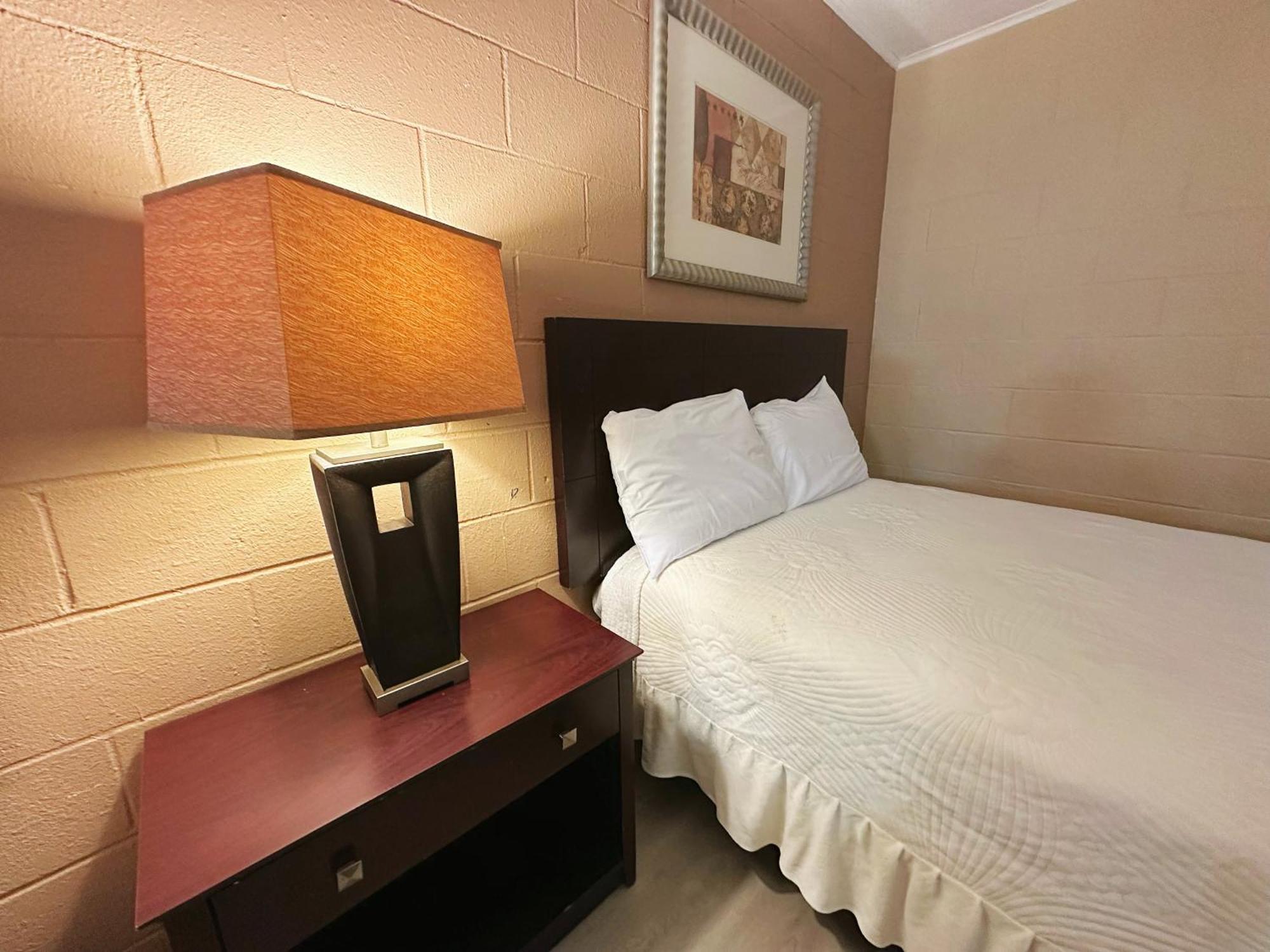 Royal Inn And Suites Hemet Zewnętrze zdjęcie