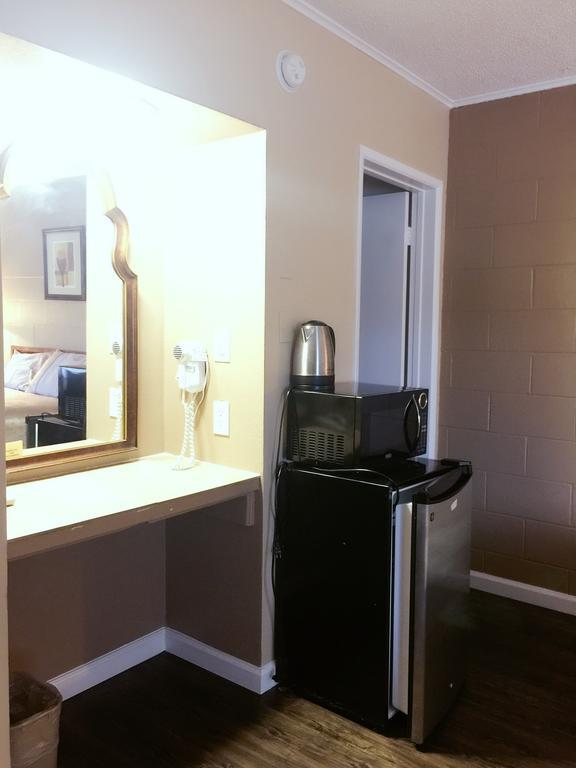 Royal Inn And Suites Hemet Zewnętrze zdjęcie