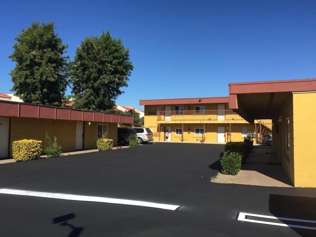 Royal Inn And Suites Hemet Zewnętrze zdjęcie