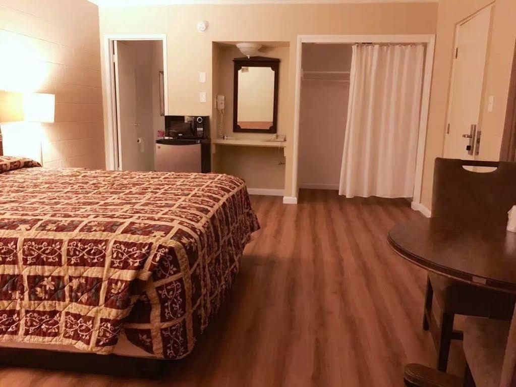 Royal Inn And Suites Hemet Zewnętrze zdjęcie