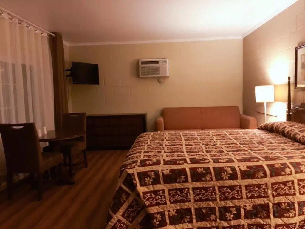 Royal Inn And Suites Hemet Zewnętrze zdjęcie
